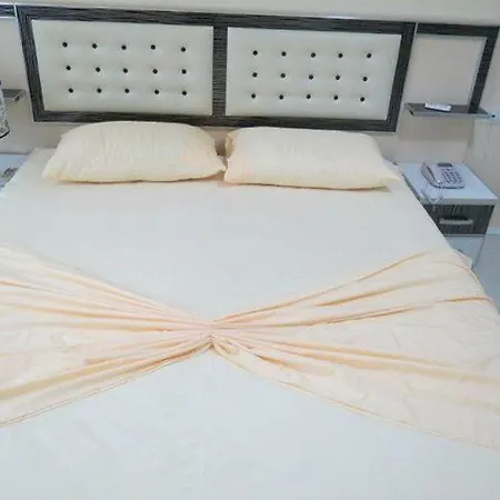 Hotel 7777 3* Tirana