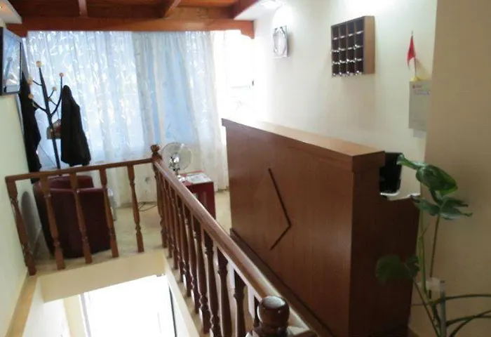 Hotel 7777 3* Tirana