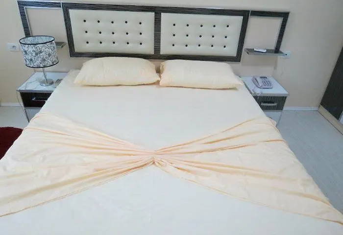 Hotel 7777 3* Tirana