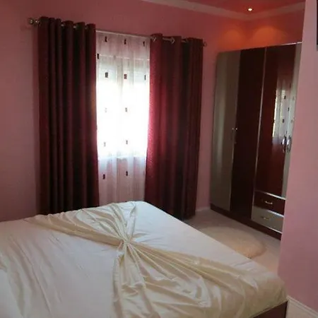 Hotel 7777 3* Tirana